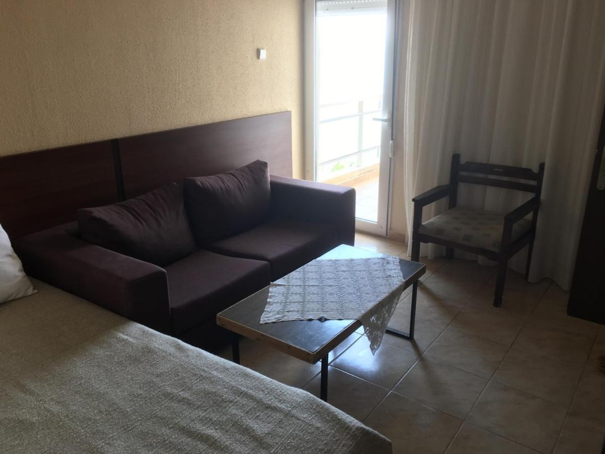 Hotel Achillion Makrygialos Bagian luar foto