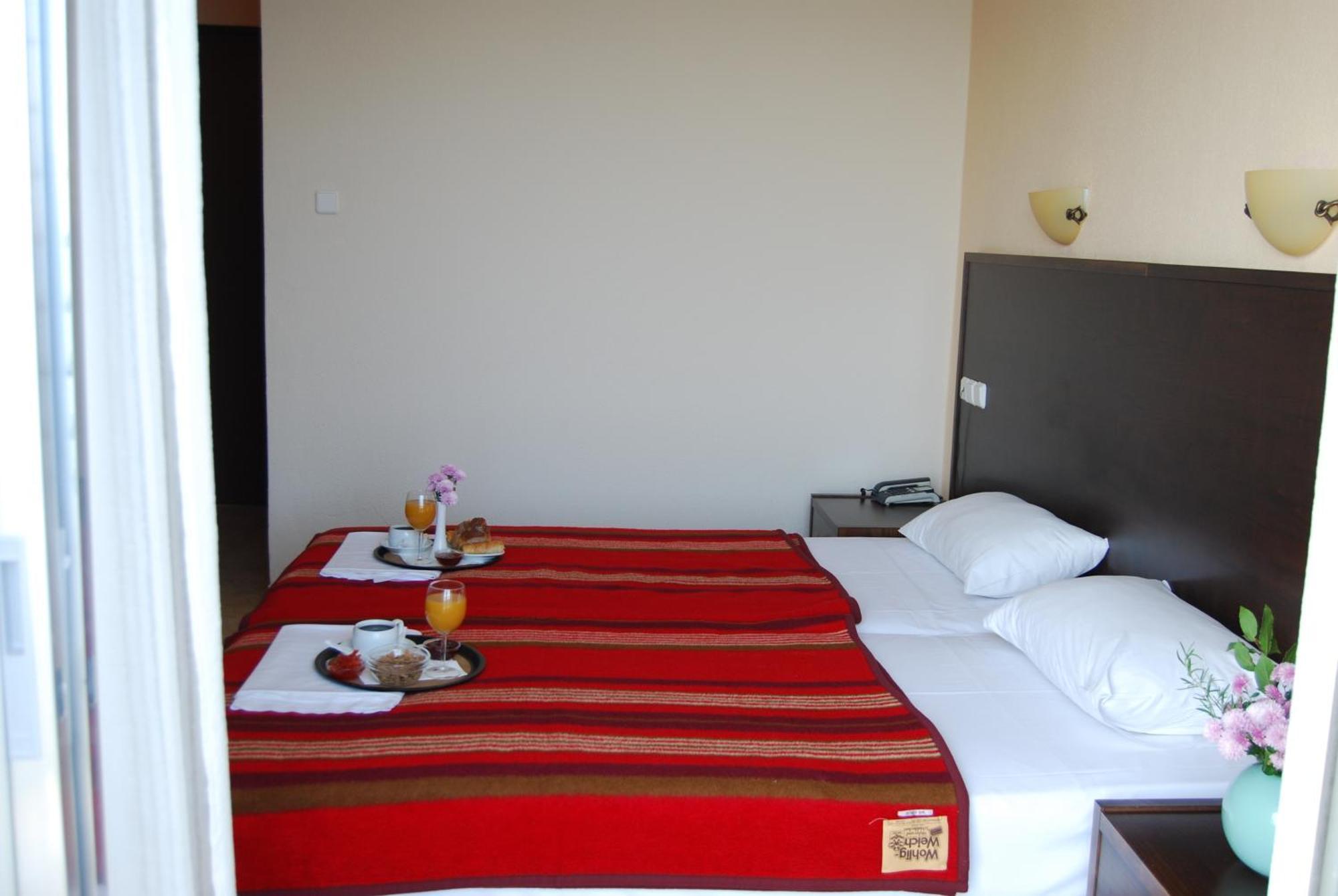 Hotel Achillion Makrygialos Bagian luar foto