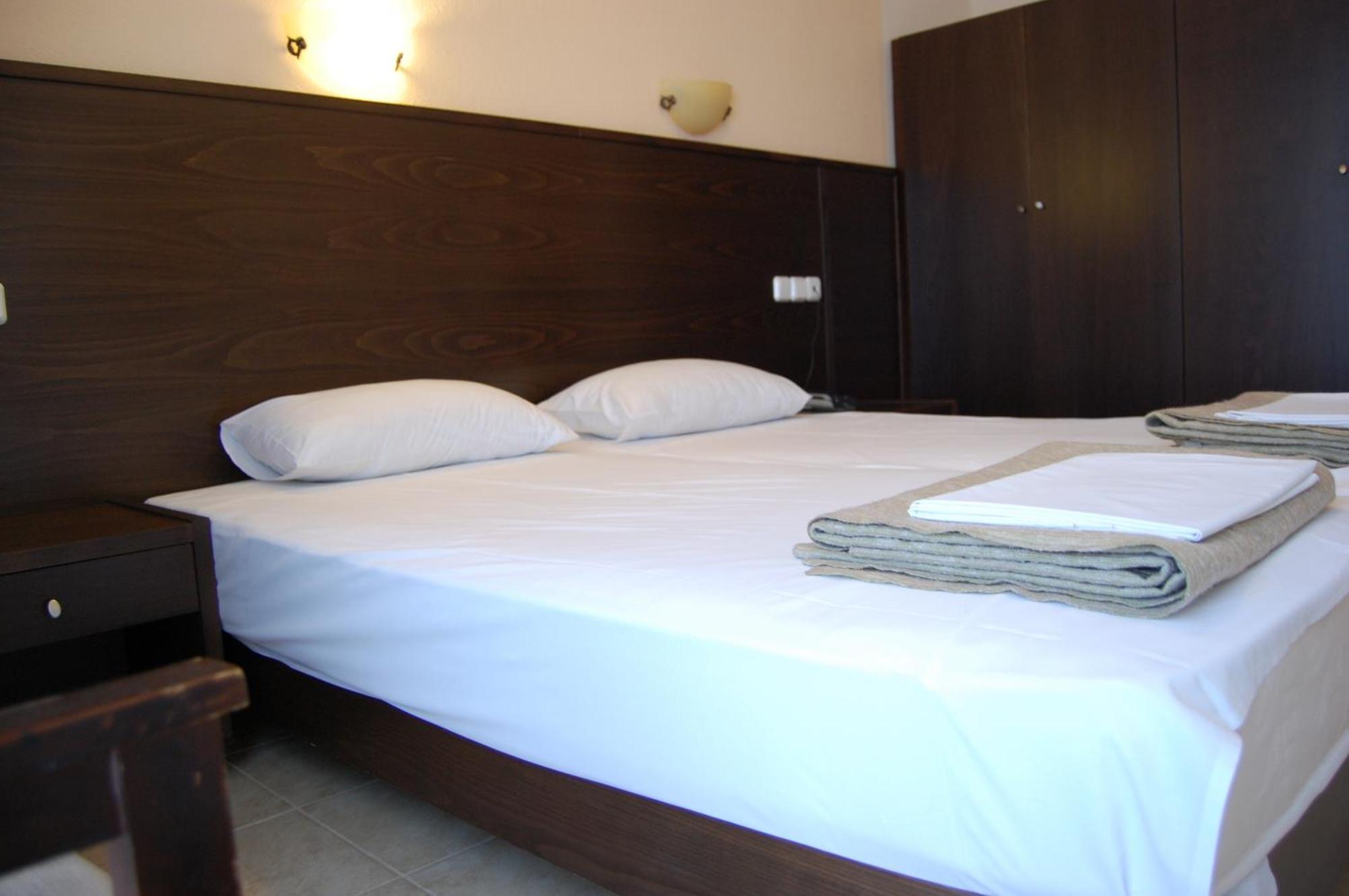 Hotel Achillion Makrygialos Bagian luar foto