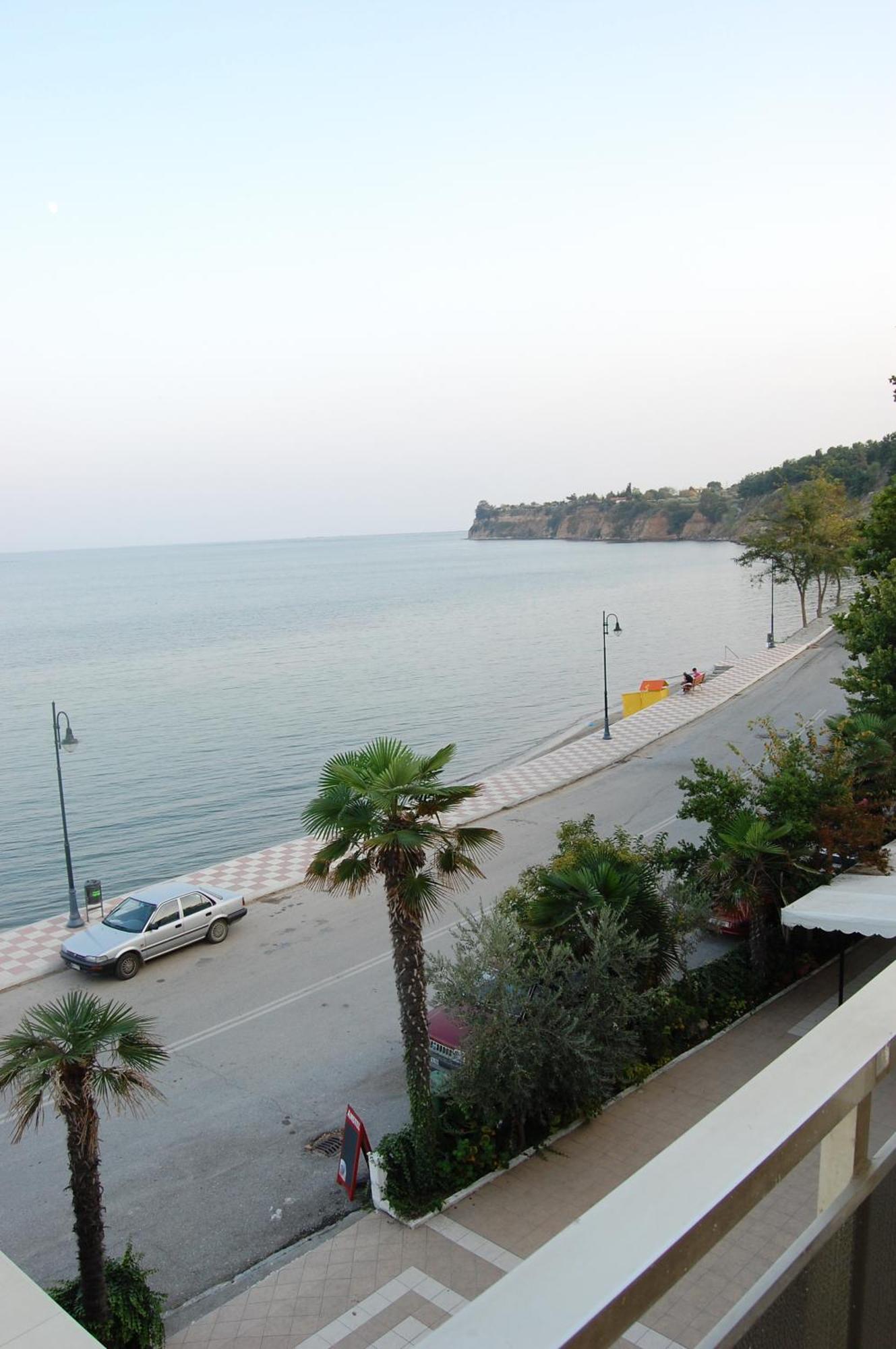 Hotel Achillion Makrygialos Bagian luar foto