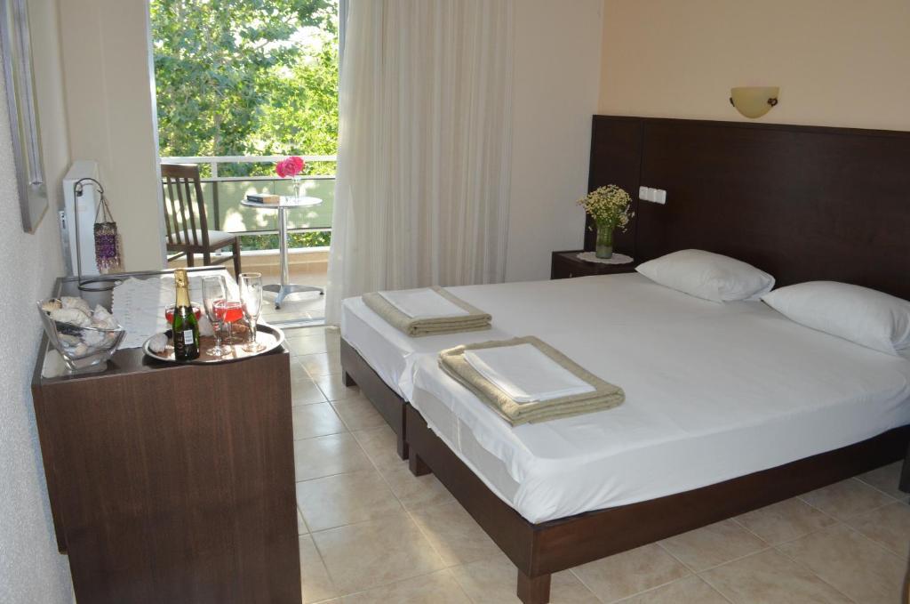 Hotel Achillion Makrygialos Bagian luar foto