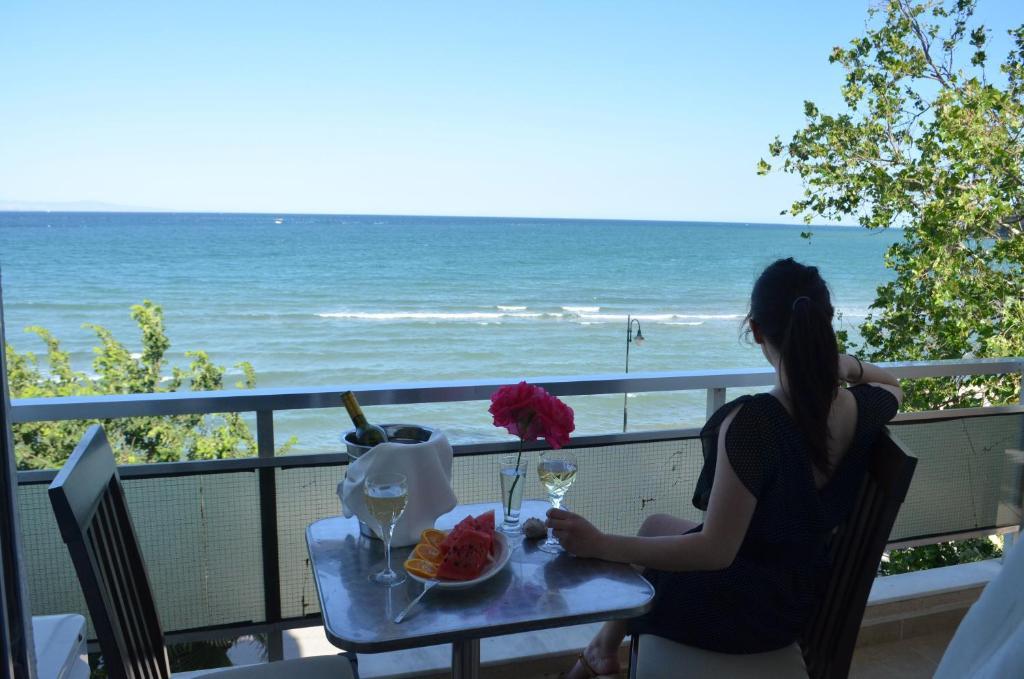 Hotel Achillion Makrygialos Bagian luar foto