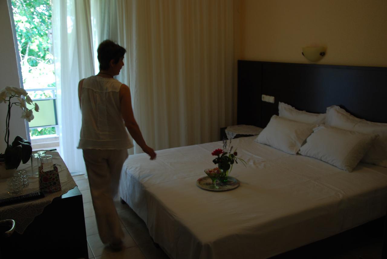 Hotel Achillion Makrygialos Bagian luar foto