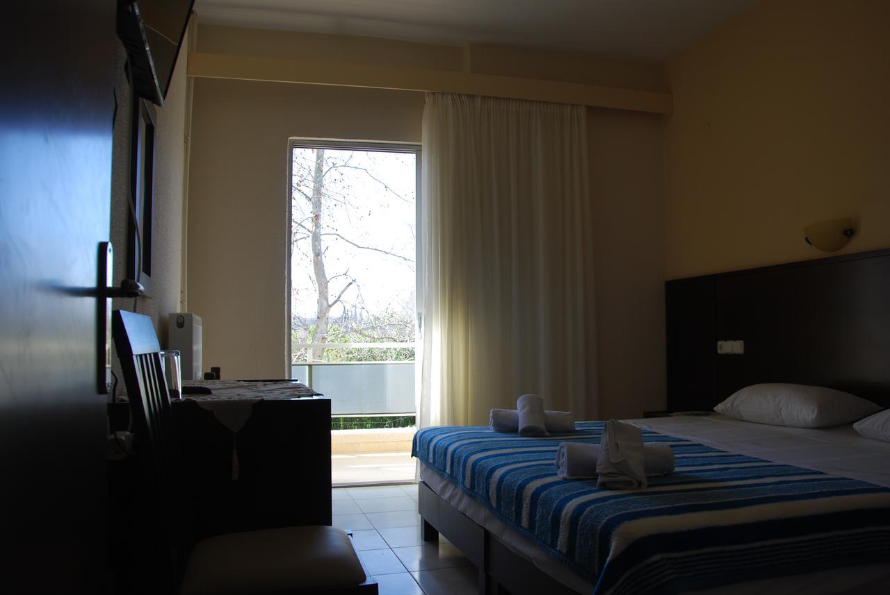Hotel Achillion Makrygialos Bagian luar foto