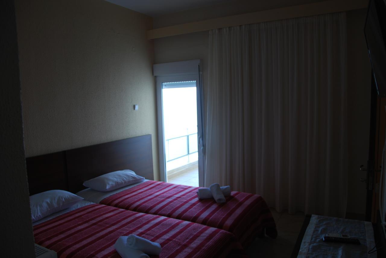 Hotel Achillion Makrygialos Bagian luar foto