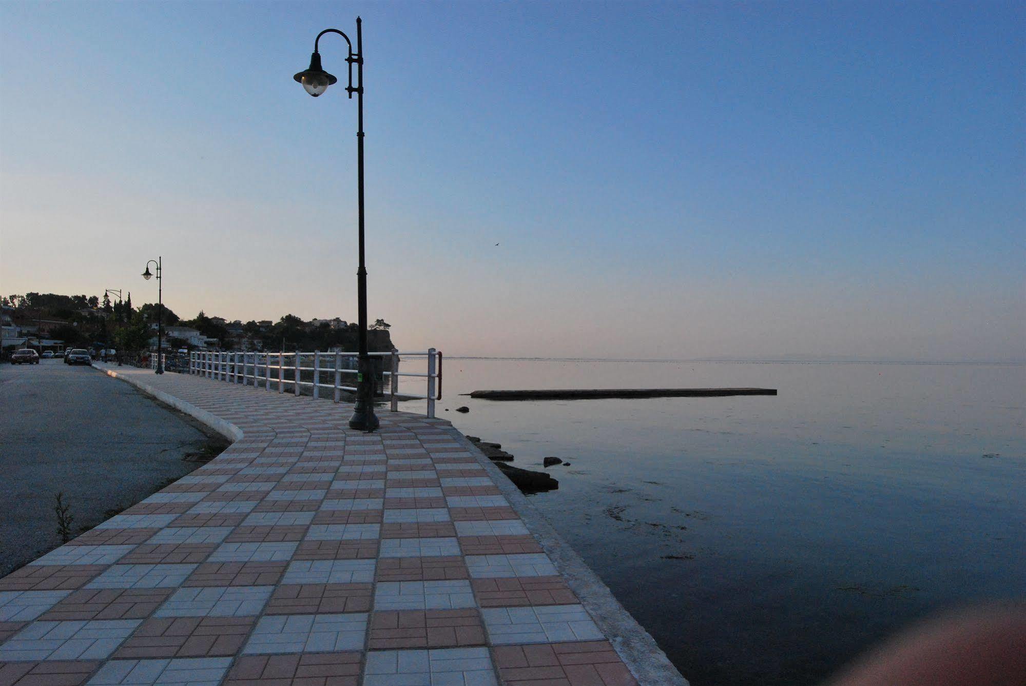 Hotel Achillion Makrygialos Bagian luar foto