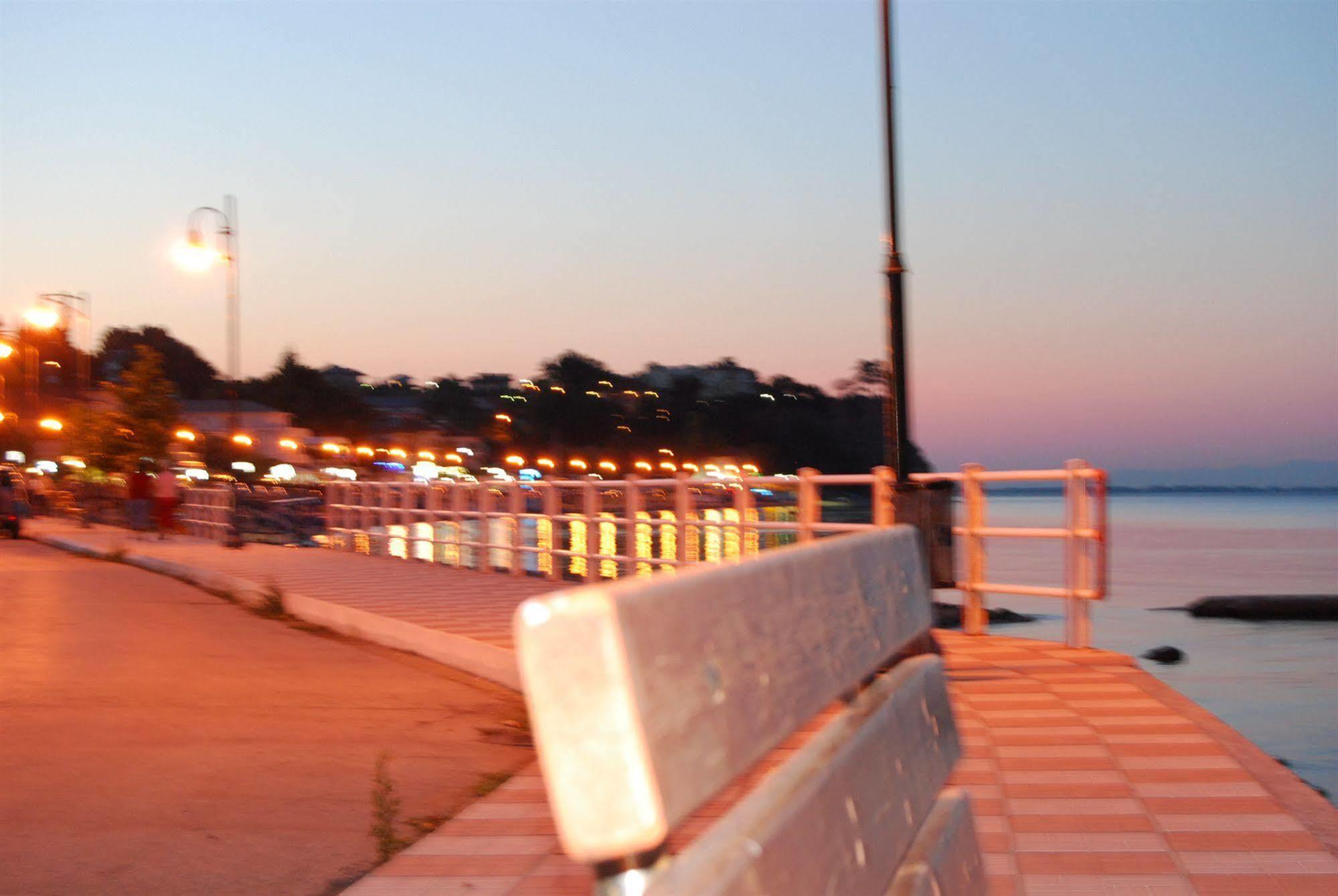 Hotel Achillion Makrygialos Bagian luar foto
