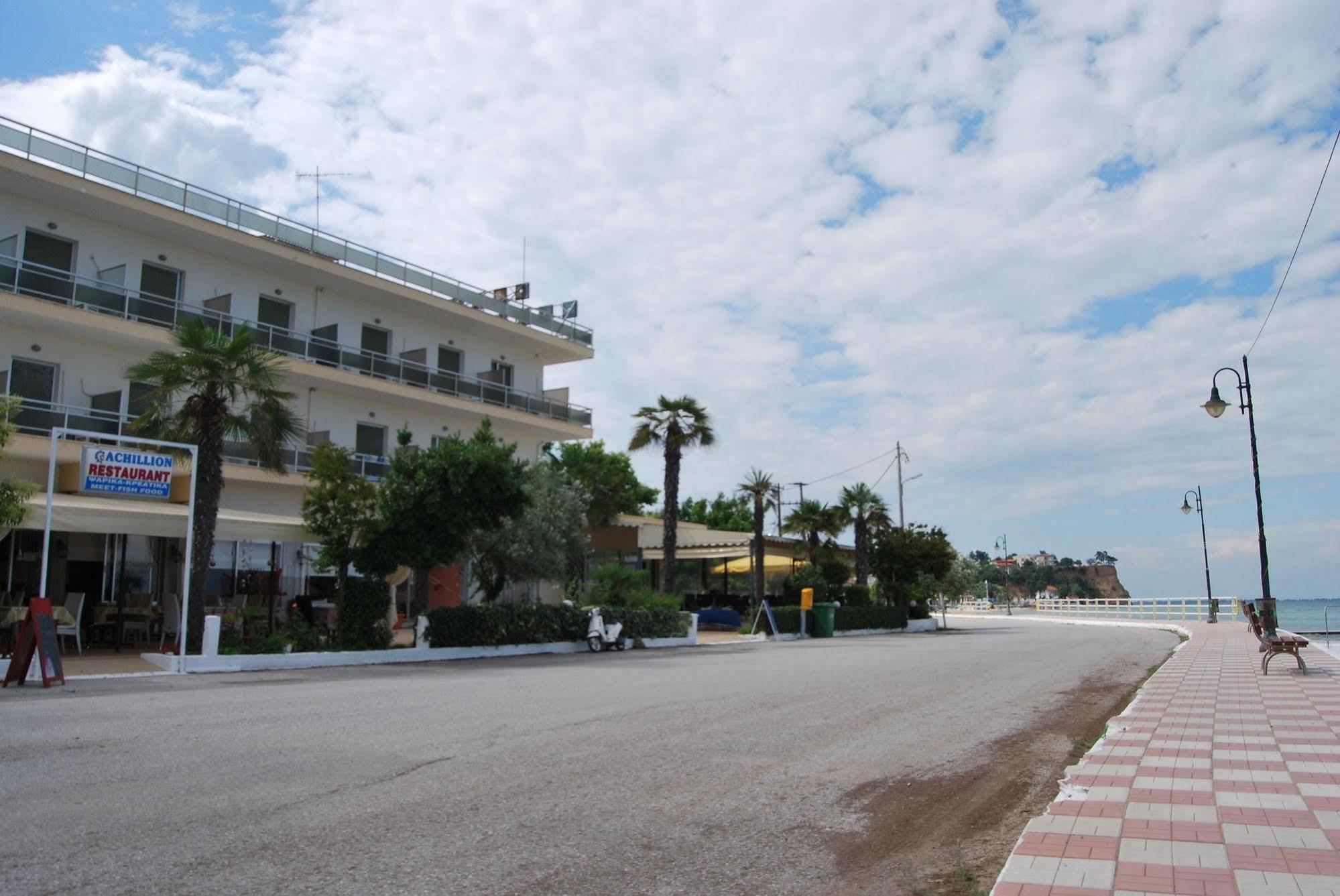 Hotel Achillion Makrygialos Bagian luar foto