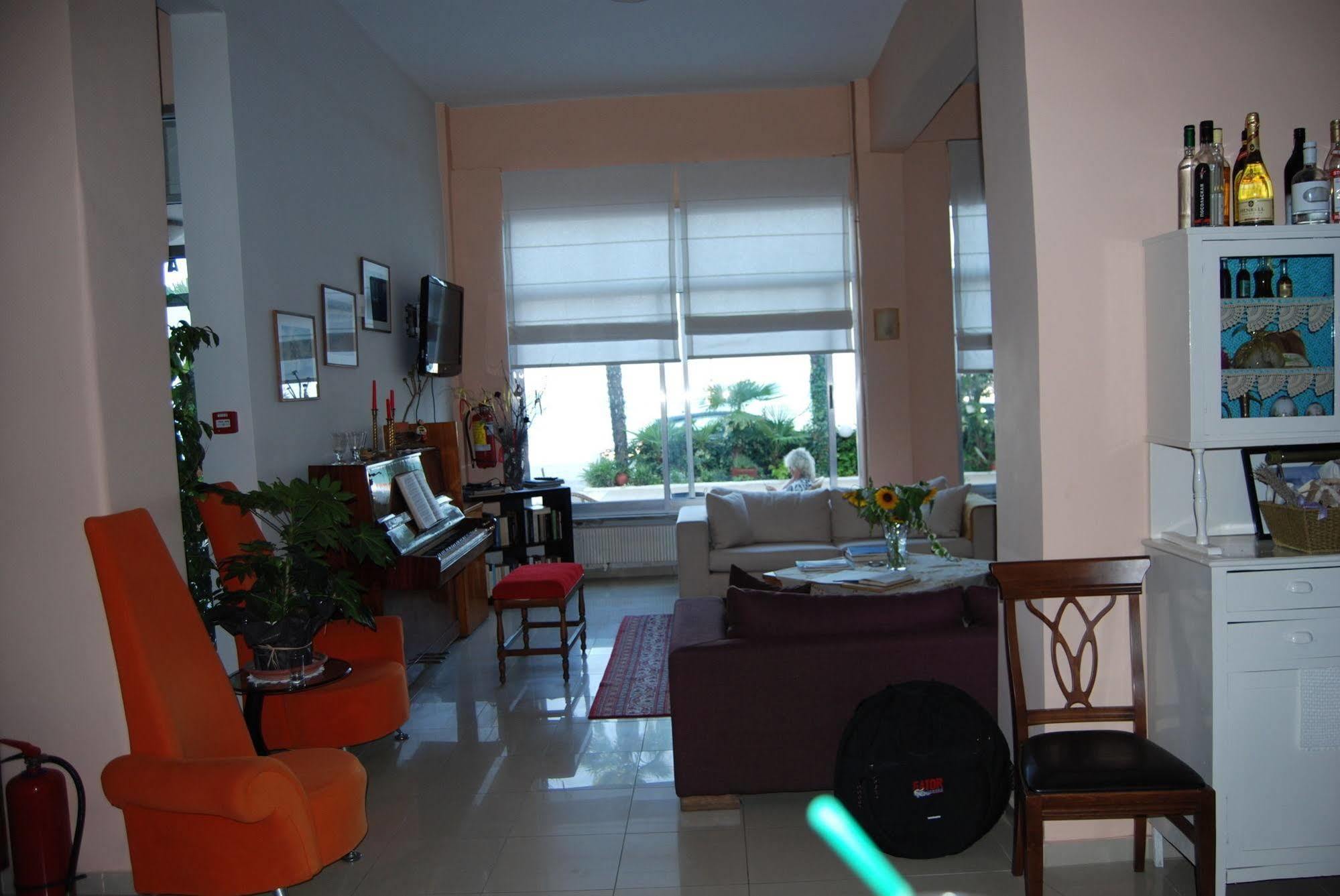Hotel Achillion Makrygialos Bagian luar foto