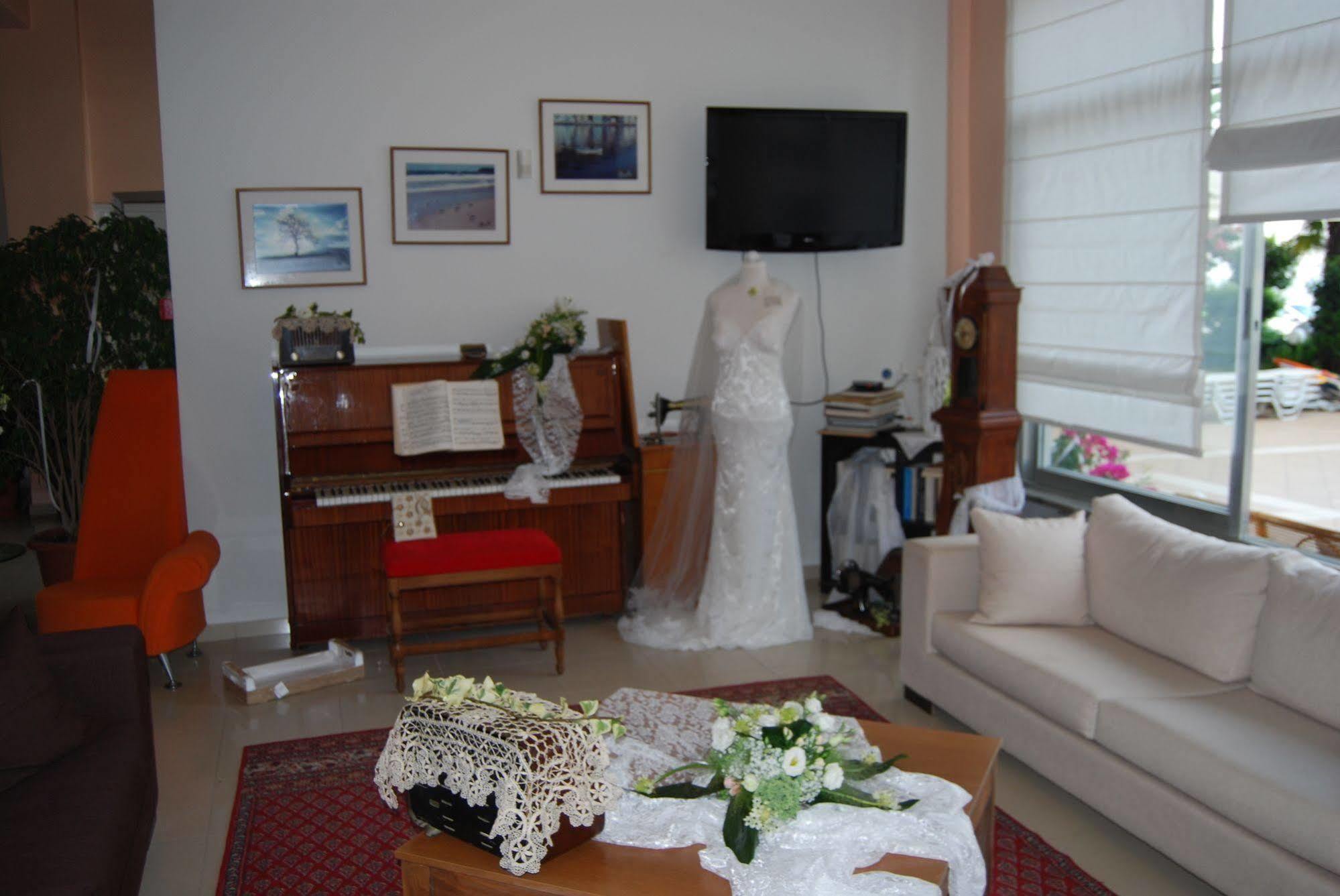 Hotel Achillion Makrygialos Bagian luar foto
