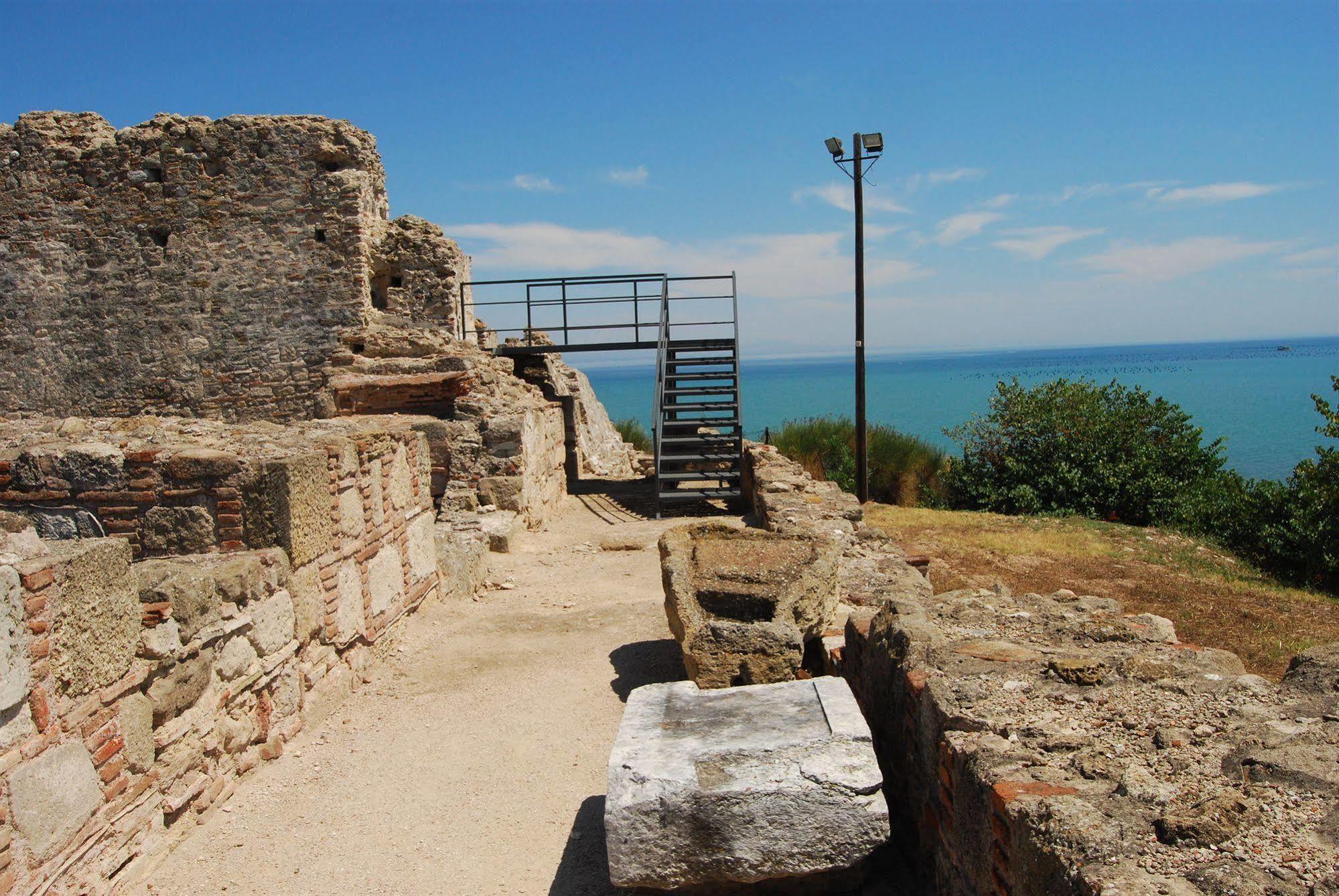 Hotel Achillion Makrygialos Bagian luar foto