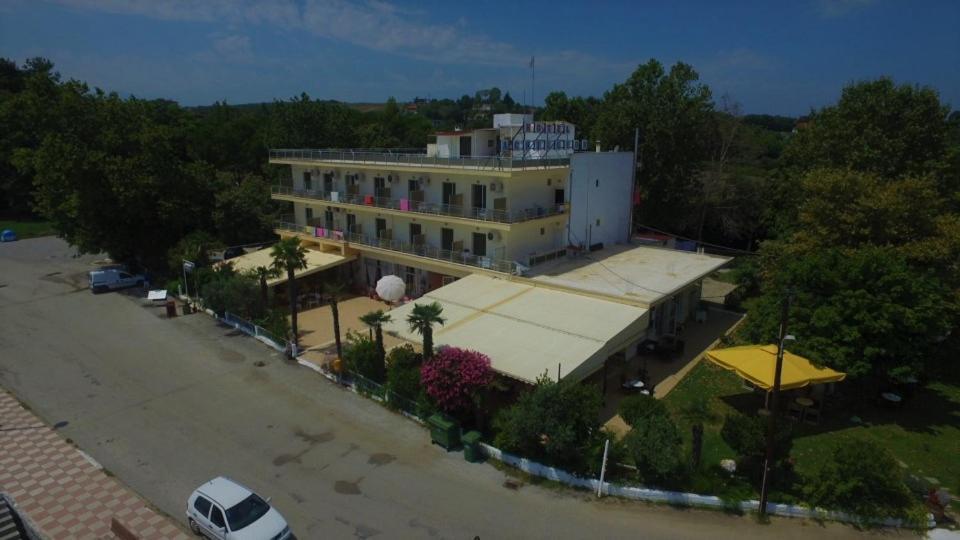 Hotel Achillion Makrygialos Bagian luar foto