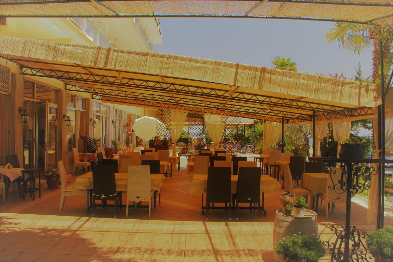 Hotel Achillion Makrygialos Bagian luar foto