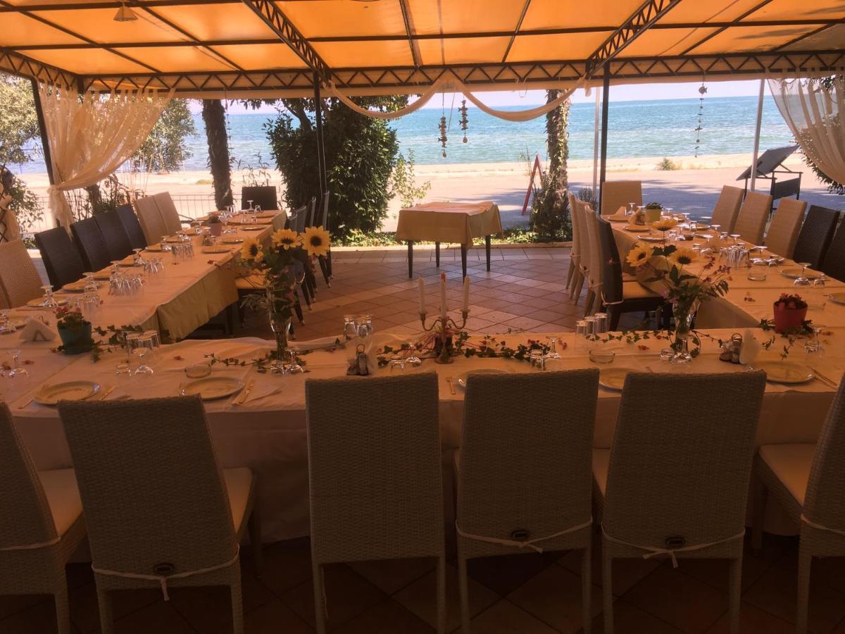 Hotel Achillion Makrygialos Bagian luar foto